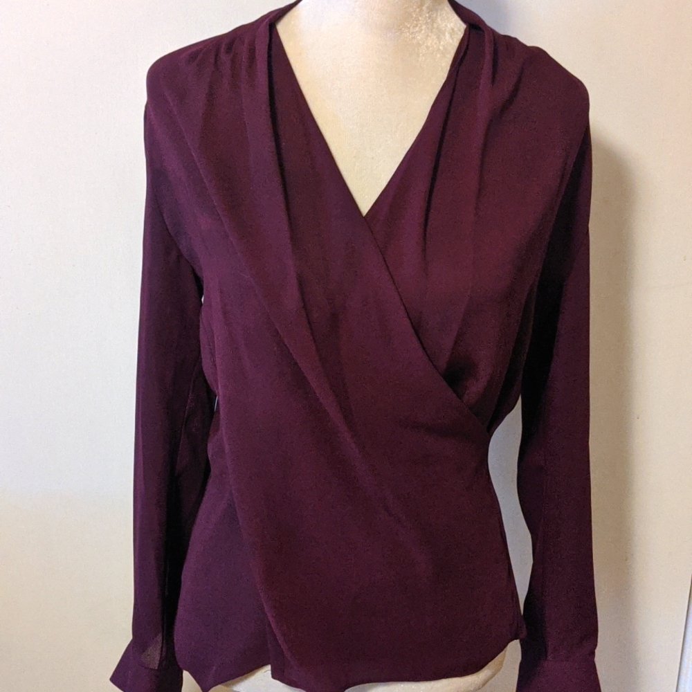 Tahari Burgundy to Plum Purple "Port Wine" V Neck - Like New